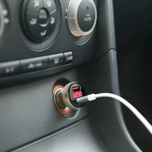 Autós szivargyújtó adapter Type-C PD és USB aljzattal, gyorstöltéssel - feszültségkijelzéssel - 48W MNC 55025B