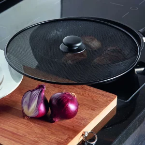 Fröccsenésgátló fedő - 29 cm - fekete Family 56263