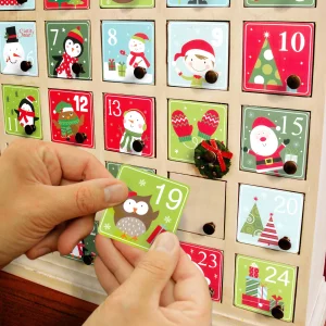 Adventi kalendárium matrica szett - 5 x 5 cm Family 58744